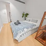 Modern 2 Bedroom Apartment Darling Square