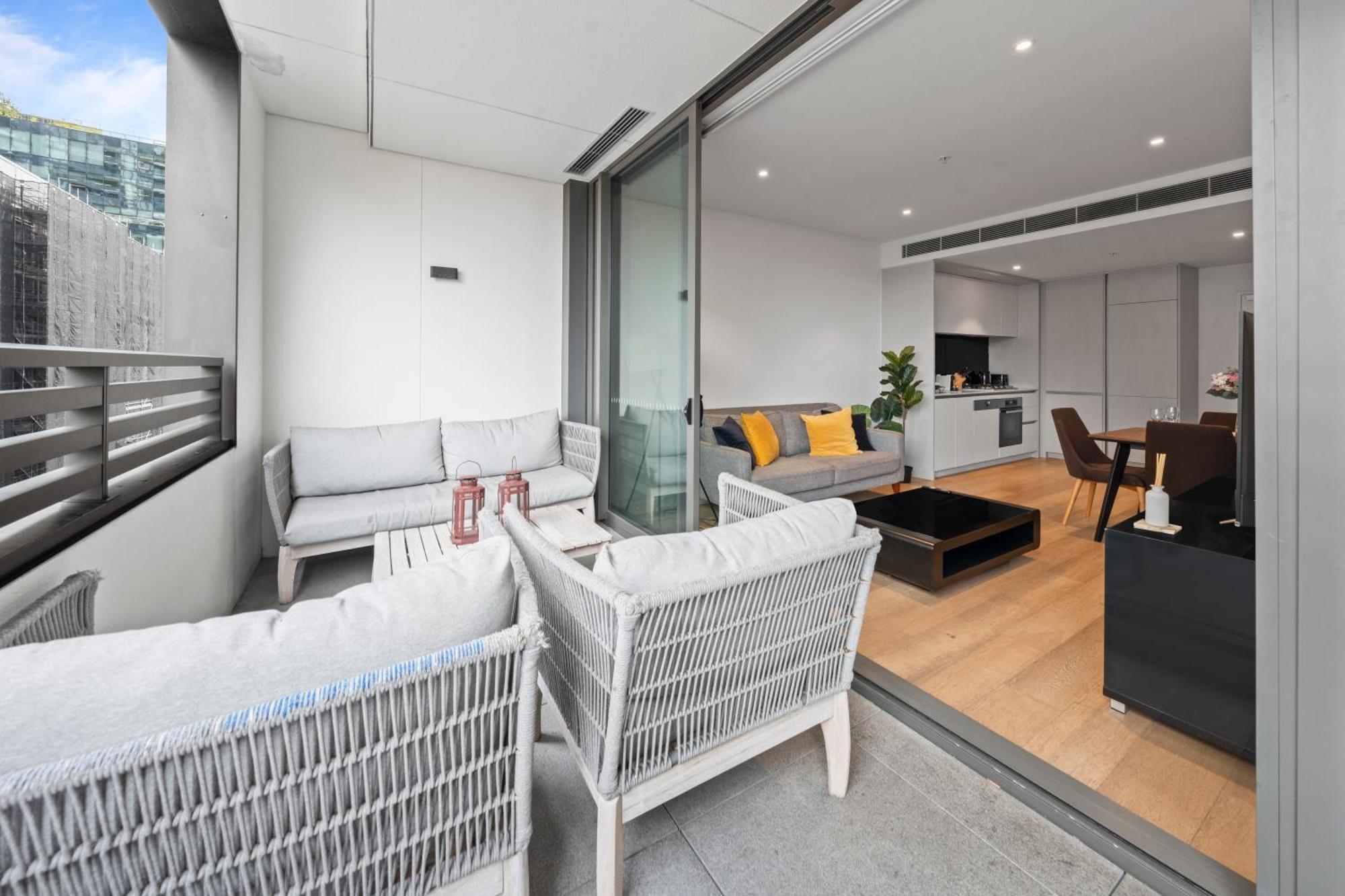 Modern 2 Bedroom Darling Square Apartment